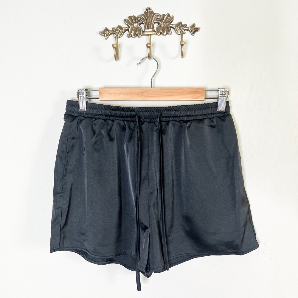 Lulus Shorts Satin Drawstring Size‎ Medium Black Elastic Waist Pockets